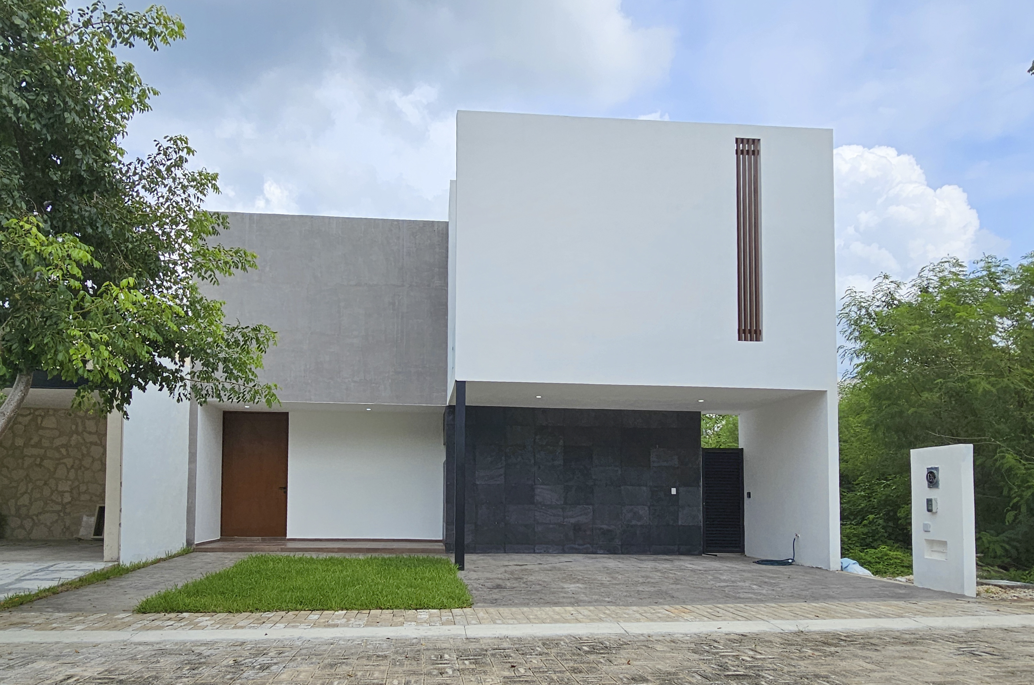 1866-Casa-en-venta-Temozon-Merida-Soluna-de-2-plantas-con-3-recamaras (1).jpg